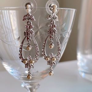 Beautiful light crystal and champagne pearl fashion earrings